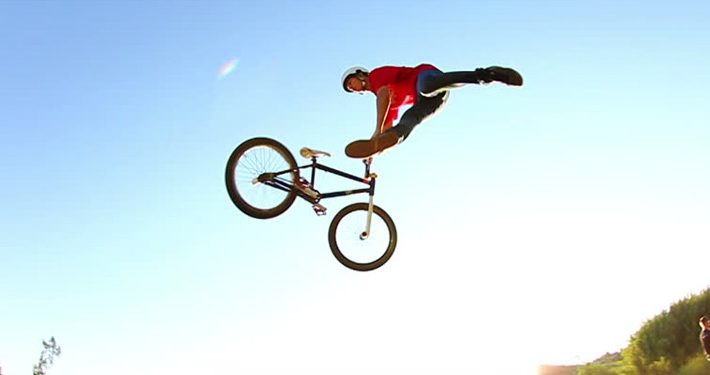 Saltare con la BMX Saltare con la BMX